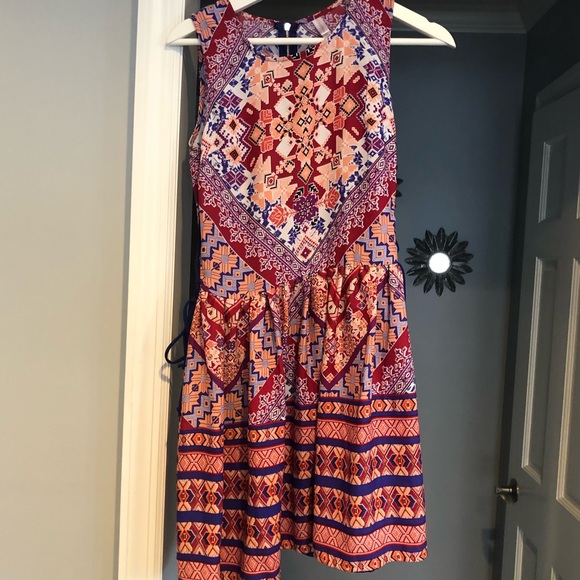 Cute summer dress - Picture 1 of 3